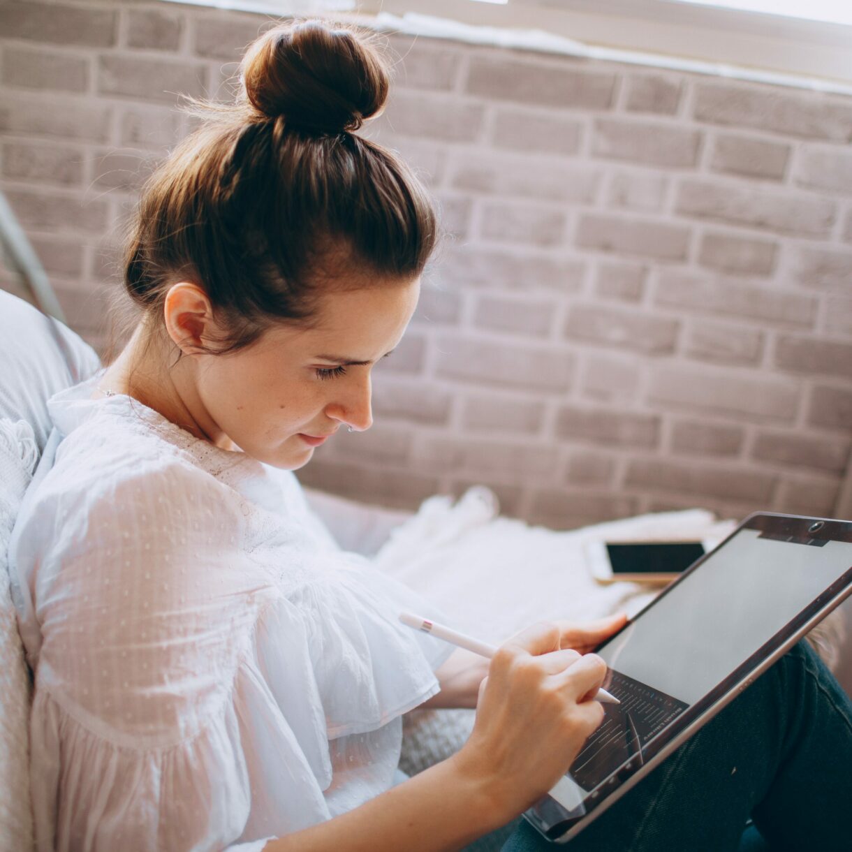 Helena Lopes via Unsplash online lernen liegt im trend