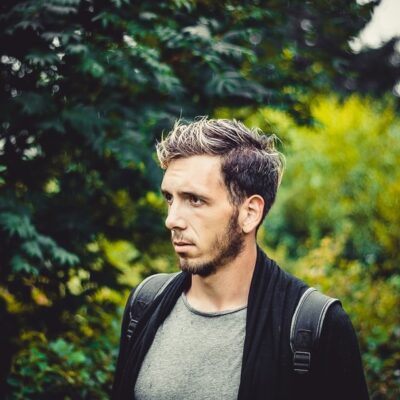 Foto: Max Ilienerwiese via Unsplash Lässt sich Untreue vorhersagen? Modern Love School Online Treuetest