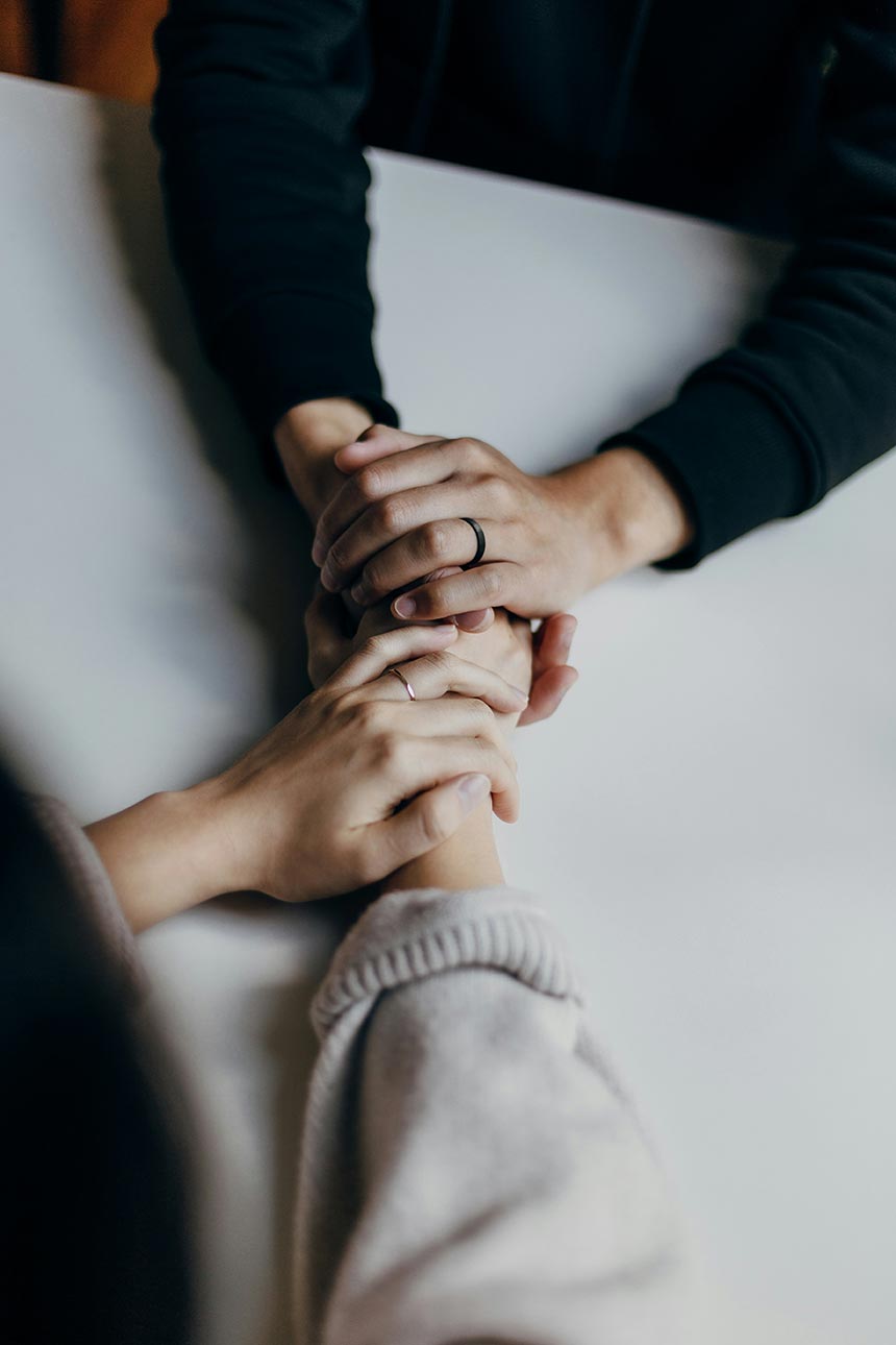 Unbearbeitete emotionale Wunden beeinflussen unsere Beziehungen stärker, als wir denken. Foto: Priscilla Du Preez, Unsplash